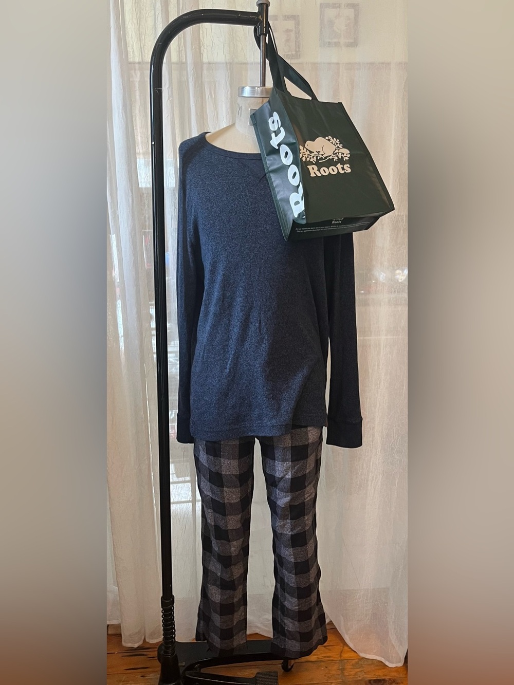 Roots Blue Heather Long Sleeve Crew Neck Sweatshirt (L)&Plaid Lounge Pants(M)